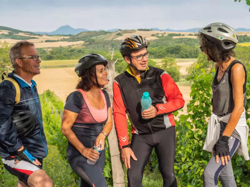 Cyclistes sur la Via Allier vers Pont-du-Château