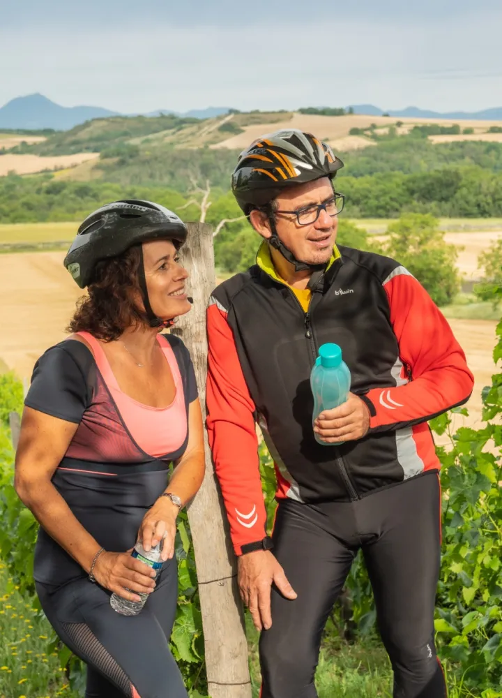 Cyclistes sur la Via Allier vers Pont-du-Château