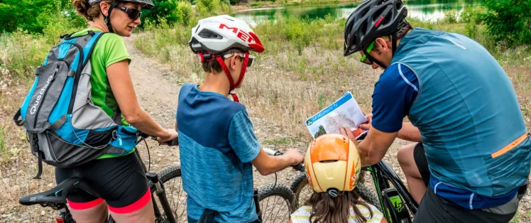 Les guides et cartes