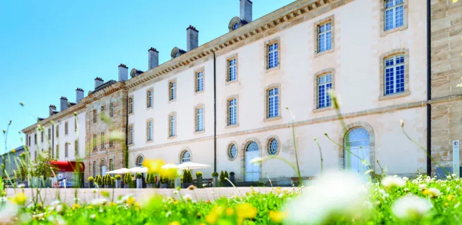 Centre national du costume et de la scène