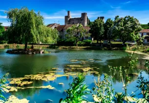 Billy et sa forteresse au-dessus de l'Allier